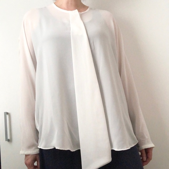 White Relaxed Tie Front Blouse - Picture 4 of 8